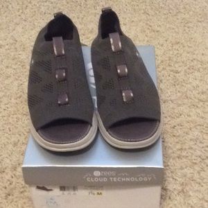 Bzees casual sport shoe sandal